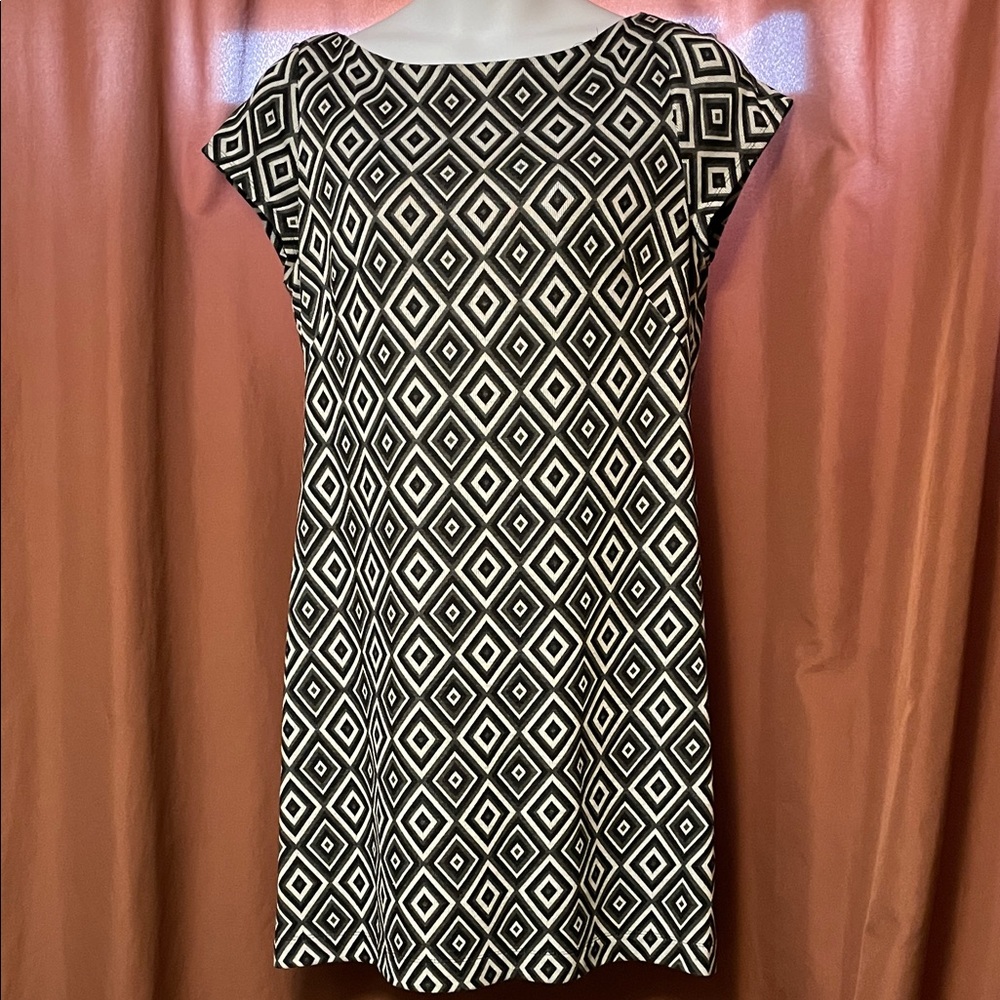 Jessica Howard Black, White & Gray Geometric Midi Dress